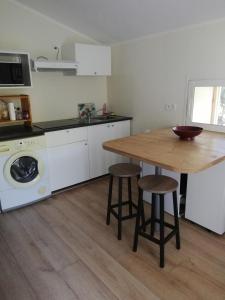 Η κουζίνα ή μικρή κουζίνα στο Studio en campagne