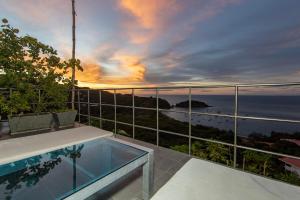 Φυσικό τοπίο κοντά σε οργανωμένο κάμπινγκ +13 φωτογραφίες