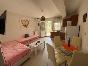 Χώρος καθιστικού στο Orange House