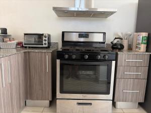 Afbeelding uit fotogalerij van VillaMarina in ArraijÃ¡n