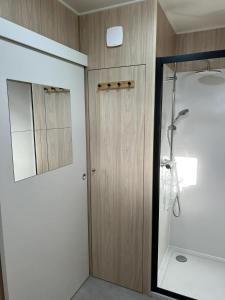 Ένα μπάνιο στο Chalet charmant à Acheux-en-Vimeu, 20 m², jardin