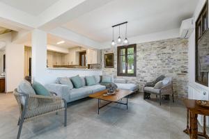 Χώρος καθιστικού στο Horizon View Lefkara with Pool, Garden, Parking