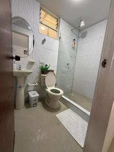 Ένα μπάνιο στο Apartamento Limón Azul