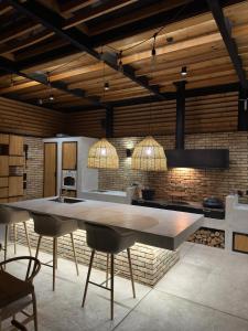 Φωτογραφία από το άλμπουμ του Stilt House σε Ostružnica