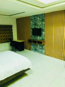 Μια τηλεόραση ή/και κέντρο ψυχαγωγίας στο LuxApartments