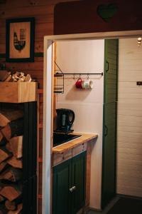 Η κουζίνα ή μικρή κουζίνα στο Osada Bura Polana