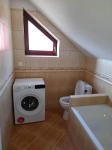 Ένα μπάνιο στο Ubytovanie pri lipe