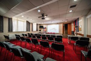 Οι επιχειρηματικές εγκαταστάσεις ή/και οι αίθουσες συνεδριάσεων στο Hotel Zagi