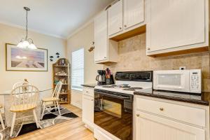 Η κουζίνα ή μικρή κουζίνα στο SharkyFin's II