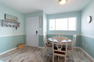 Foto de la galería de Cozy Beachfront Condo in Cape Canaveral en Cape Canaveral