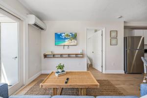 Posezení v ubytování 637 S Orlando #7