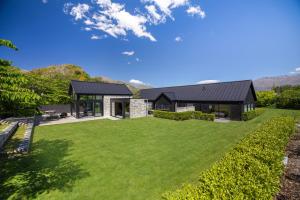 En generel udsigt til bjerge eller udsigt til bjerge taget fra feriehuset