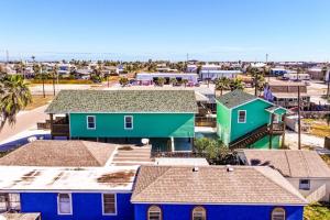 Casa San Juan Jr. في ميناء أرانساس: اطلالة جوية على مدينة بها بيوت