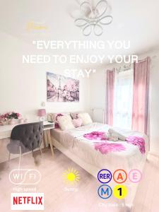 Postel nebo postele na pokoji v ubytování Premium Room Paris La Défense Arena