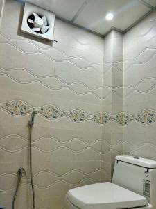 Ένα μπάνιο στο Sribhumi Homestay