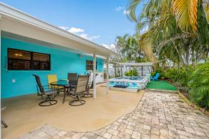 Бассейн в Beachside Paradise Game Room & Pool Oasis или поблизости