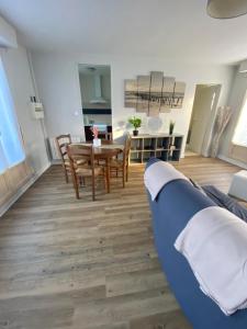 Η κουζίνα ή μικρή κουζίνα στο Appartement lumineux centre-ville