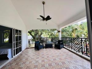 Μπαλκόνι ή βεράντα στο HappiCasaRD & Holistic House