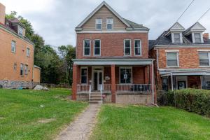 Το κτήριο όπου στεγάζεται  η παραθεριστική κατοικία