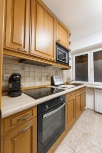 Кухня или мини-кухня в Appartement Moderne, Rénover, Triple Frontière, SAINT LOUIS CENTRE
 +13 фотографий