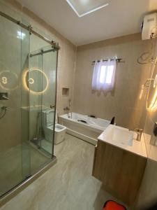 Ένα μπάνιο στο Eliora Apartment