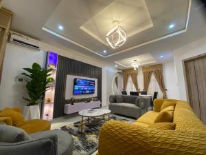 Μια τηλεόραση ή/και κέντρο ψυχαγωγίας στο Eliora Apartment