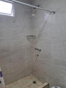 Ένα μπάνιο στο Apart VENECIA