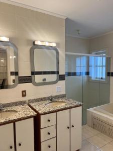 Ένα μπάνιο στο Hospedagem Solari di Gramado