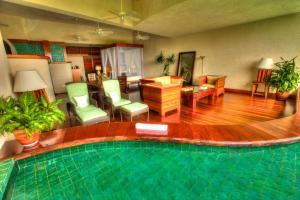 The swimming pool at or close to Jade Mountain