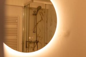 Ένα μπάνιο στο Studio Étoile D'Or Proche Paris