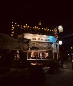 El edificio en el que está el bed and breakfast