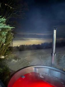 Θέα στο ποτάμι κοντά σε αυτή η παραθεριστική κατοικία