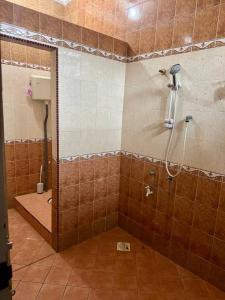 Ένα μπάνιο στο Big and cheap Homestay