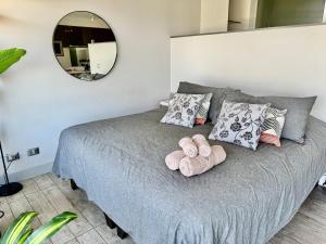 Postel nebo postele na pokoji v ubytování Moderno y hermoso depto Estudio en Montemar + 45 fotografií