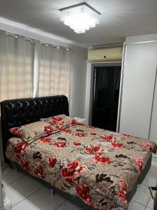 Postel nebo postele na pokoji v ubytování Linda Casa com Piscina e Edícula Gourmet Ouro verde