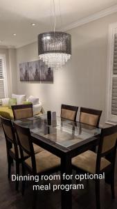 Imagine din galeria proprietății Quiet Modern Private Suite with Parking and Fast Wifi în Markham +17 fotografii