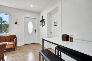 Khu vực ghế ngồi tại Villa Riviera Beach -4Bdr Relaxing Retreat By Viac