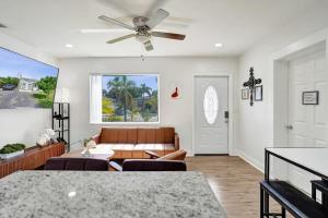 Giường trong phòng chung tại Villa Riviera Beach -4Bdr Relaxing Retreat By Viac +42 ảnh