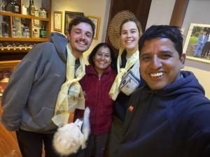 Afbeelding uit fotogalerij van Triten Norbutse monastery Apartment By Mums Homestay in Bākhri Kharka +3 foto's