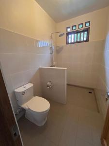 Et badeværelse på Greenfield-Lombok + 3 billeder