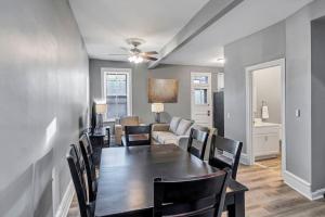 Χώρος καθιστικού στο Beautiful Unit in Shaw Community -4228b