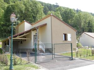 Φωτογραφία από το άλμπουμ του Maison spacieuse 6 pers, terrasse et jardin clos - FR-1-611-125 σε Vouécourt