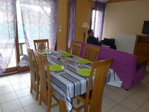 Φωτογραφία από το άλμπουμ του Location éco-responsable avec terrasse, 2 chambres, vue sur le canal - FR-1-611-122 σε Viéville