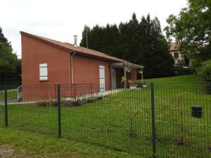 Φωτογραφία από το άλμπουμ του Location éco-responsable avec terrasse, 2 chambres, vue sur le canal - FR-1-611-122 σε Viéville