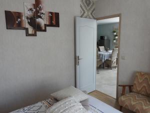 Φωτογραφία από το άλμπουμ του Charmant gîte au bord du lac de la Vingeanne avec terrasse - FR-1-611-129 σε Percey-le-Pautel