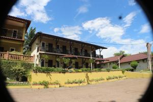 Tòa nhà nơi khách sạn tọa lạc