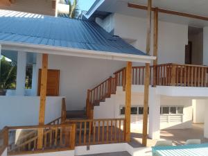 Μπαλκόνι ή βεράντα στο Unique Beachfront hotel +32 φωτογραφίες