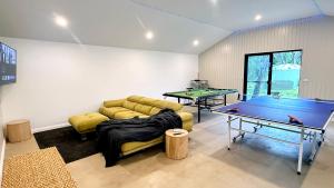 Bordtennis på Ukiyo Coastal Retreat eller i nærheden