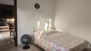 Postel nebo postele na pokoji v ubytování Casa Itapoá!