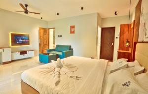 Фотография из галереи amaze Beach Resort в Варкале